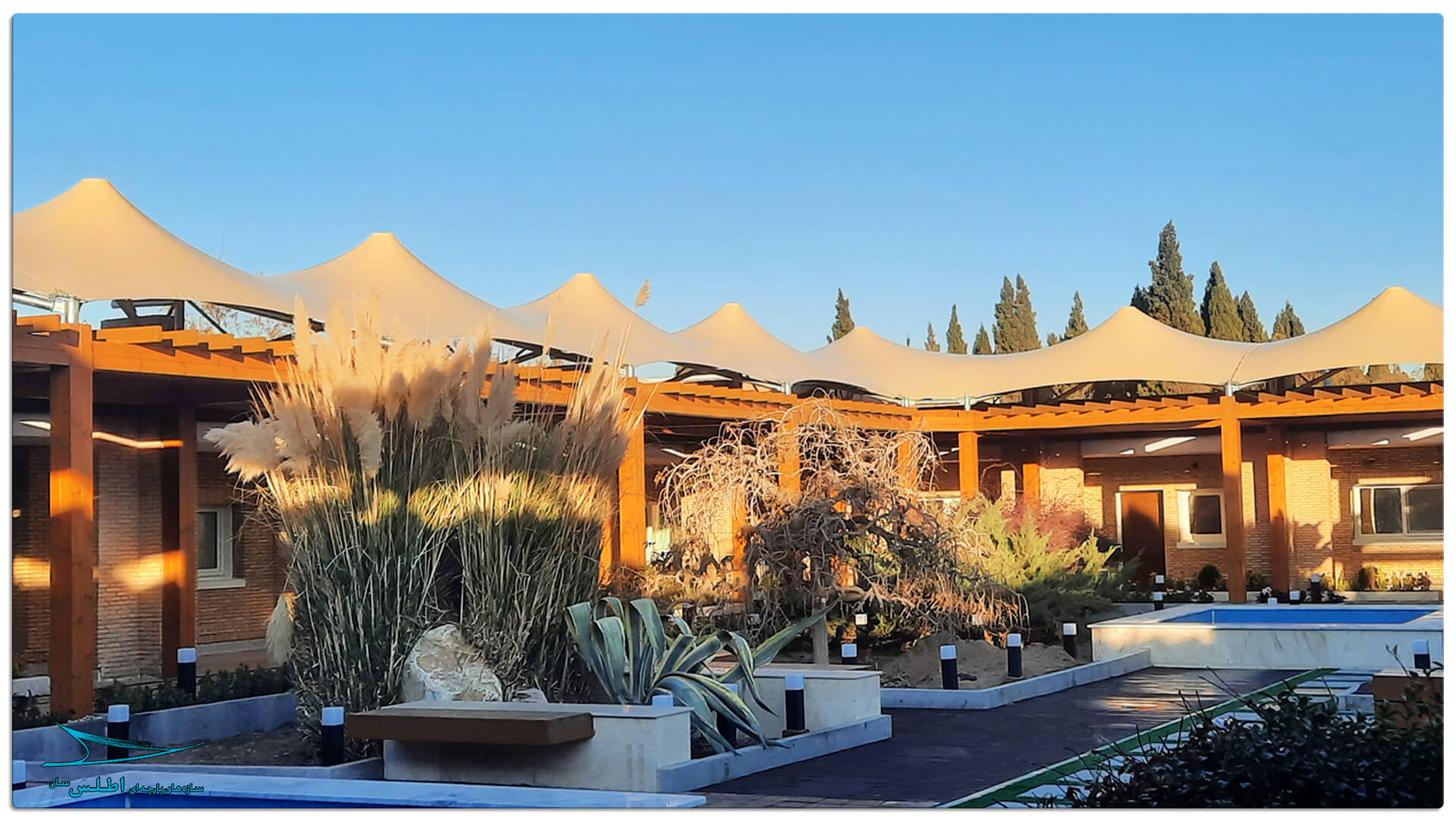 سازه پارچه ای مهمانسرای گل گهر سیرجان | سازه پارچه ای اطلس سان