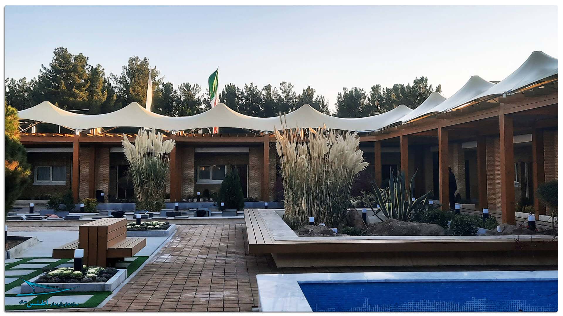 سازه پارچه ای مهمانسرای گل گهر سیرجان | سازه پارچه ای اطلس سان