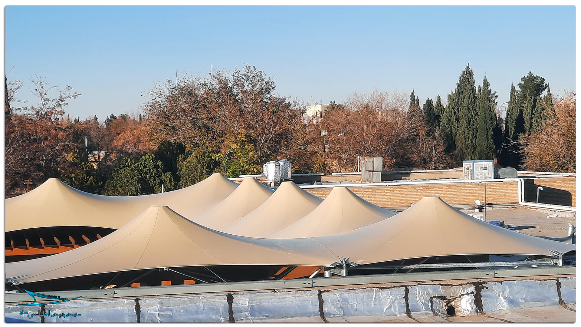 سازه پارچه ای مهمانسرای گل گهر سیرجان | سازه پارچه ای اطلس سان