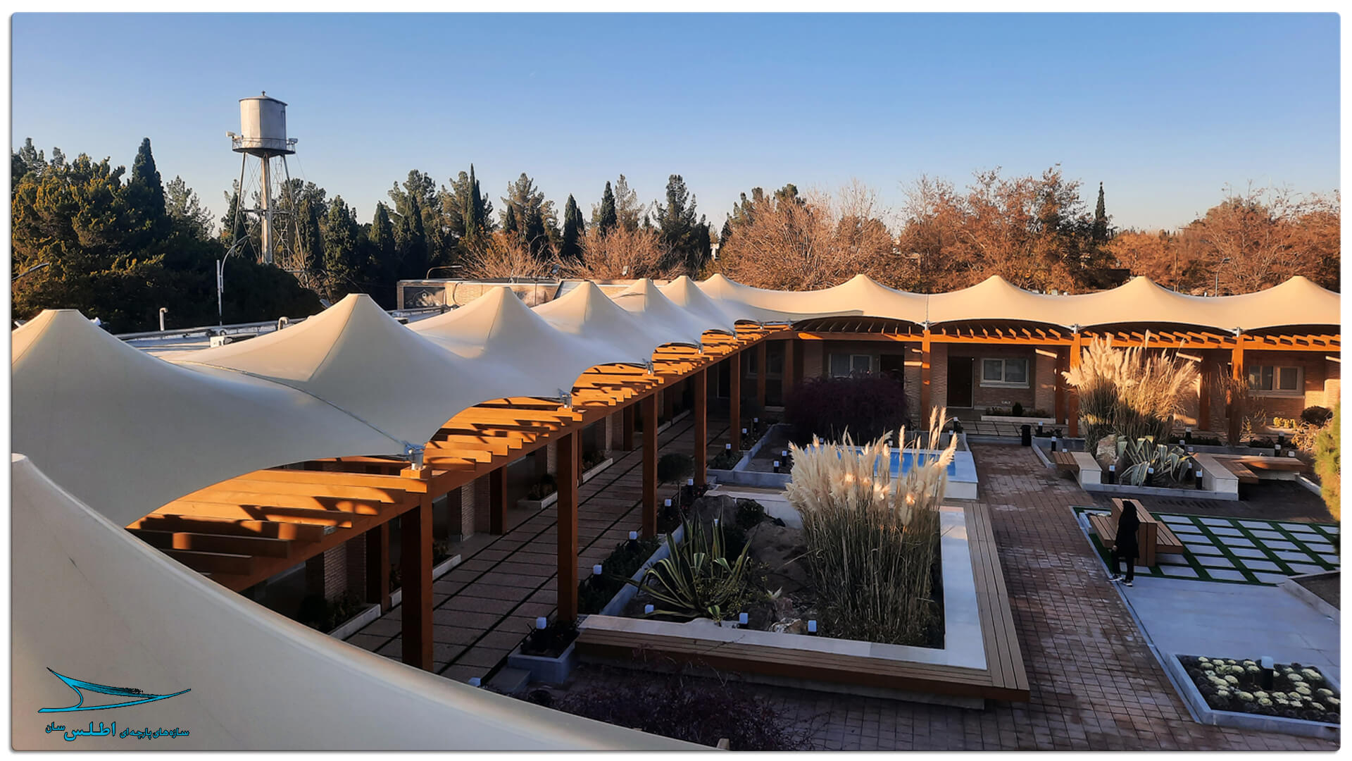 سازه چادری مهمانسرای گل گهر سیرجان | سازه پارچه ای اطلس سان